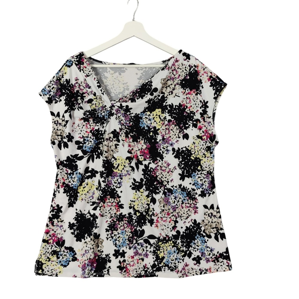 Roz & Ali Floral Womens Cottage Garden Floral Top 1X Asymmetrical V-Neck Bloom